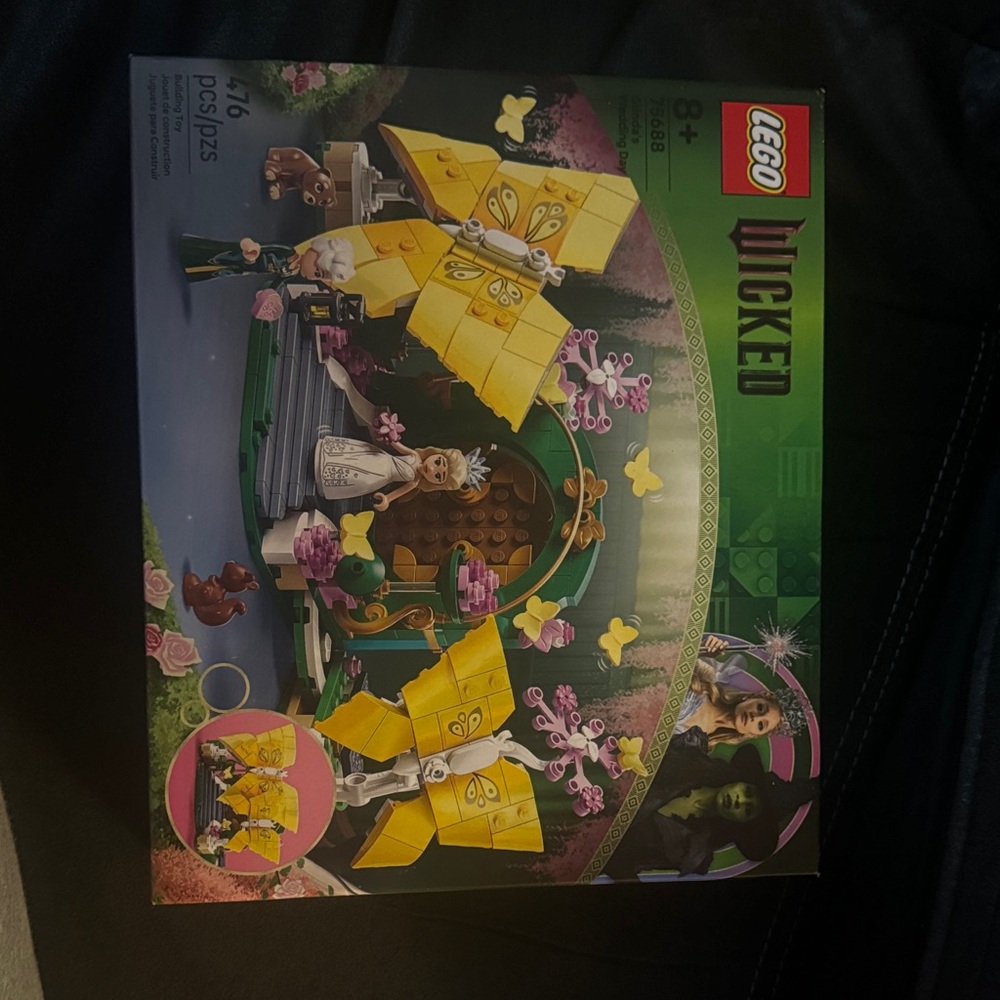 LEGO Wicked Glinda's Wedding Day Butterfly
